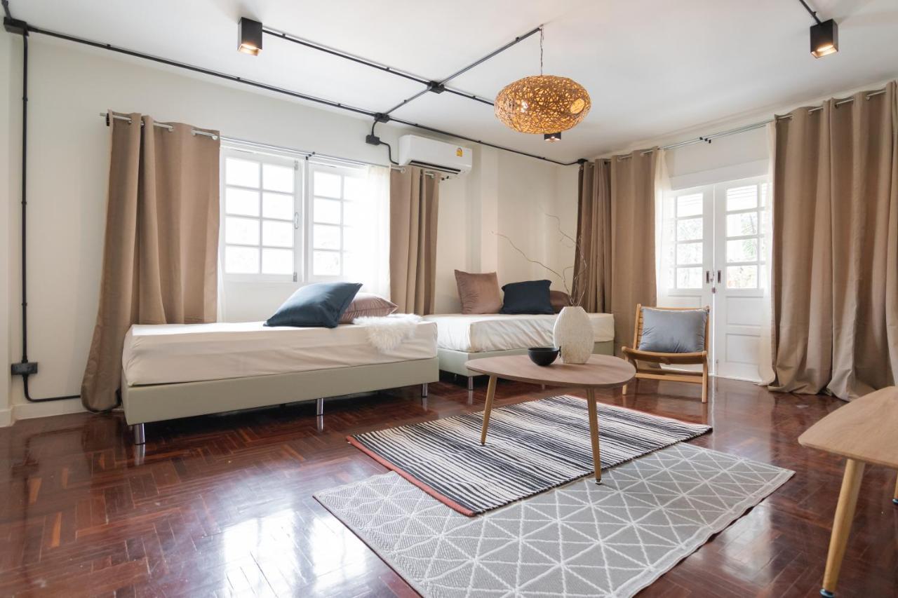 Mini-Me Hubs, Charm Suites & Pool In Old City Chiang Mai Exterior foto