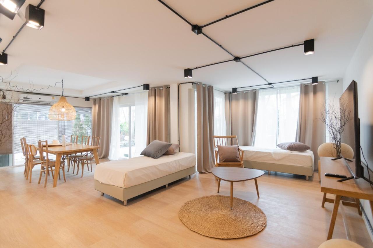 Mini-Me Hubs, Charm Suites & Pool In Old City Chiang Mai Exterior foto