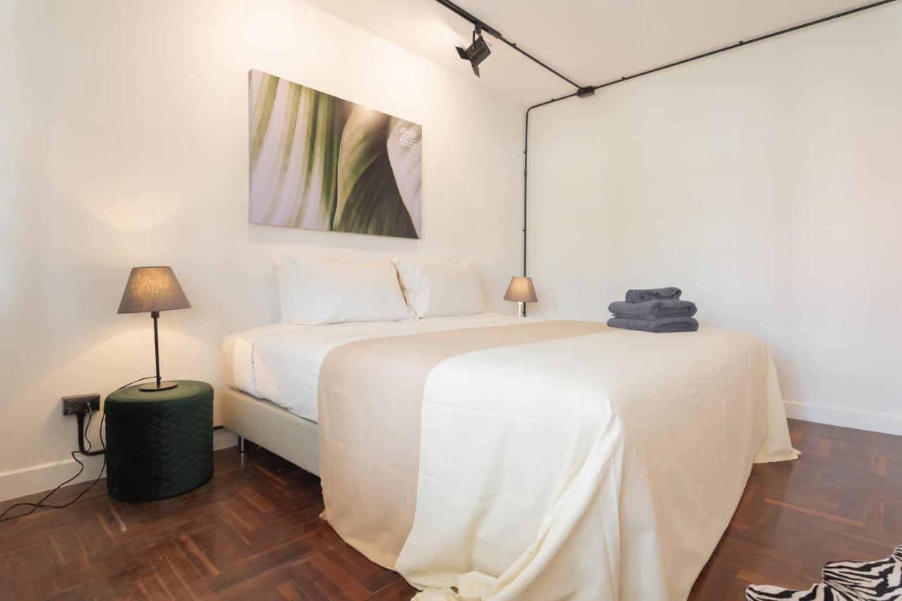 Mini-Me Hubs, Charm Suites & Pool In Old City Chiang Mai Exterior foto