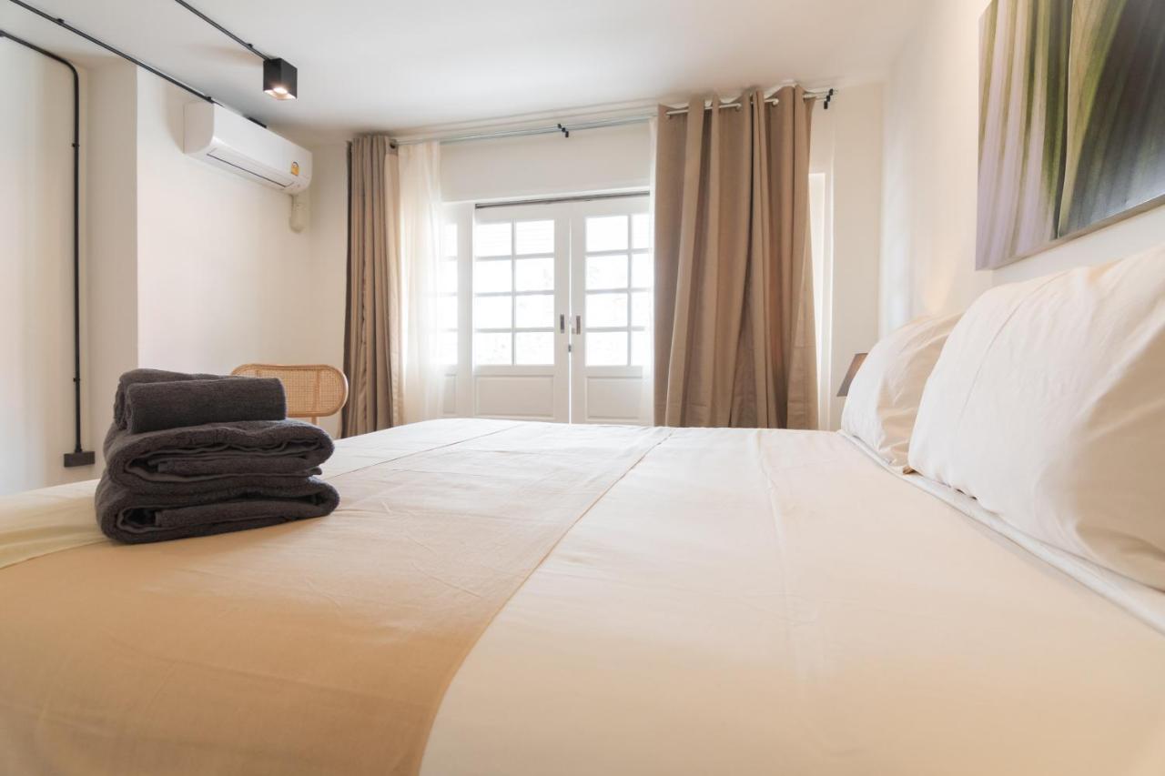 Mini-Me Hubs, Charm Suites & Pool In Old City Chiang Mai Exterior foto